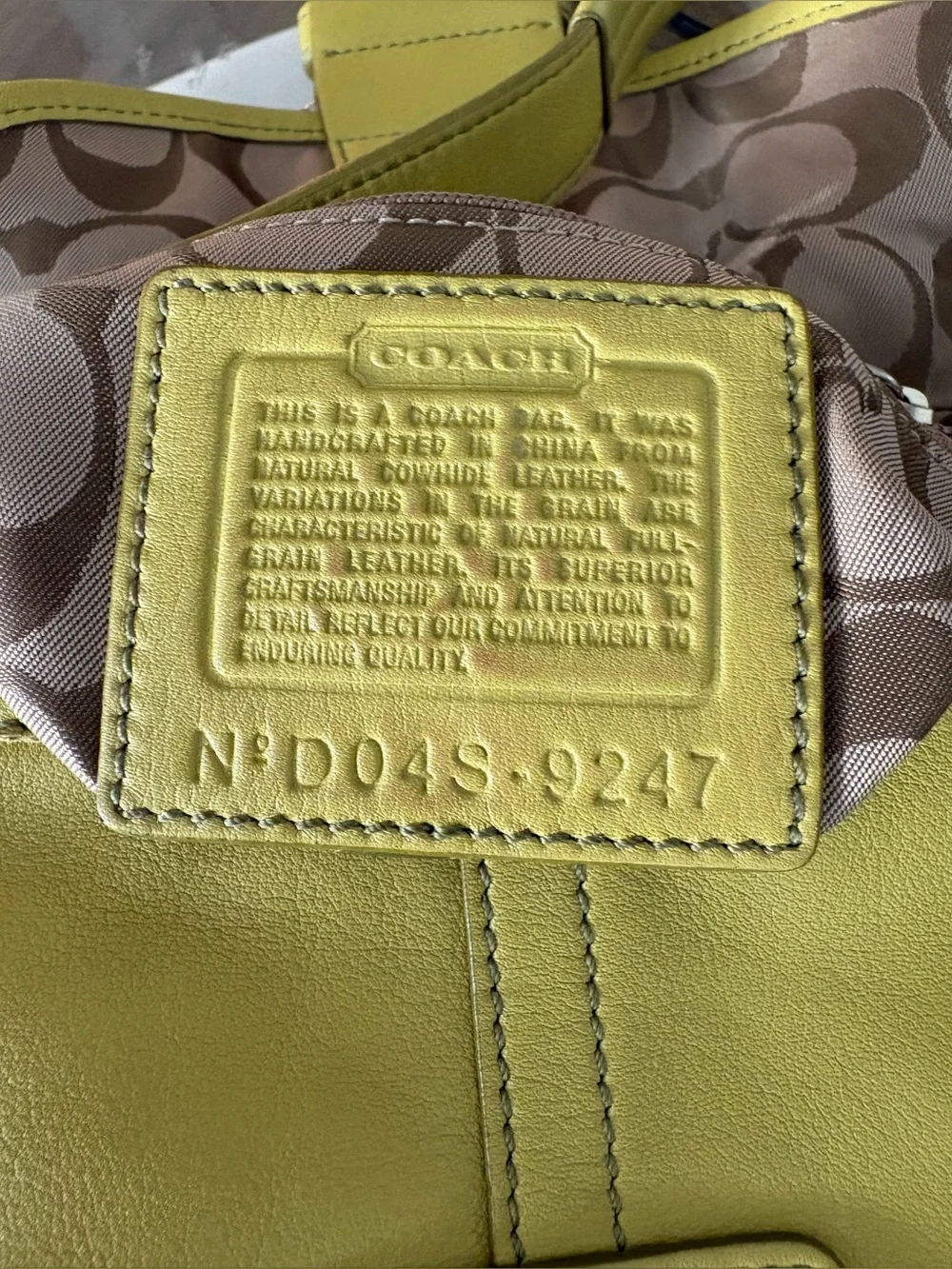 🤍🤍VINTAGE COACH RARE Y2K RARE CHARTREUSE SOHO LEATHER SHOULDER BAG!🤍🤍9247